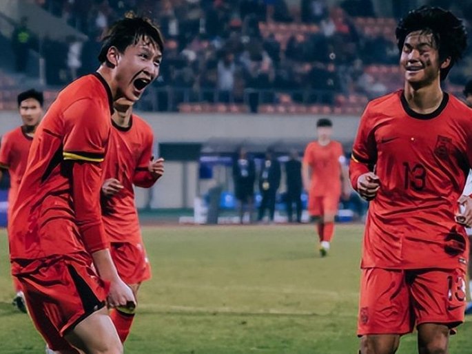 日本U17中场称霸 vs 中国其他位置占优