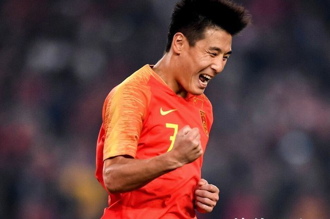 0-0！国足还是赢不了泰国，24脚射门1球未进