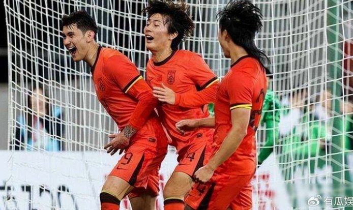 U23国足关键换人：拜合拉木登场换下张玉宁