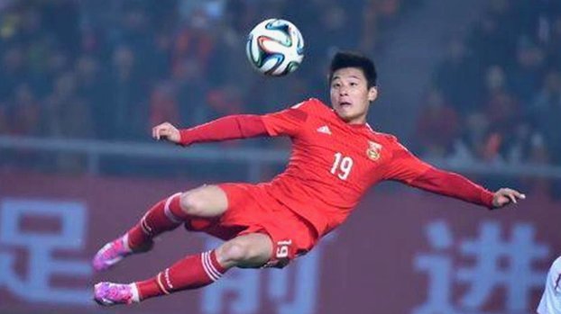 恩里克看中阿克里乌什多面战术价值巴黎双线作战需灵活应对